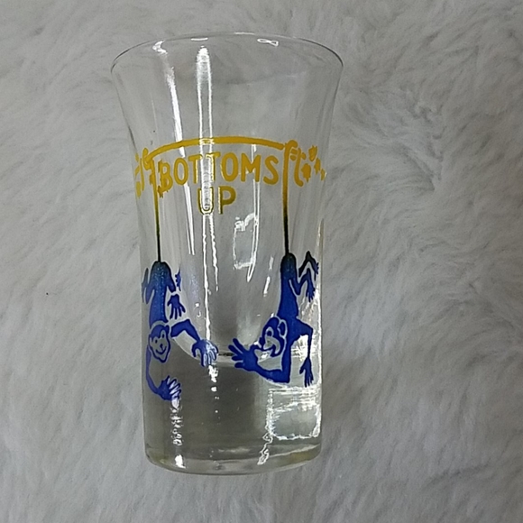 3 VINTAGE FLUTED TAPERED SHOT GLASSES - Picture 3 of 7